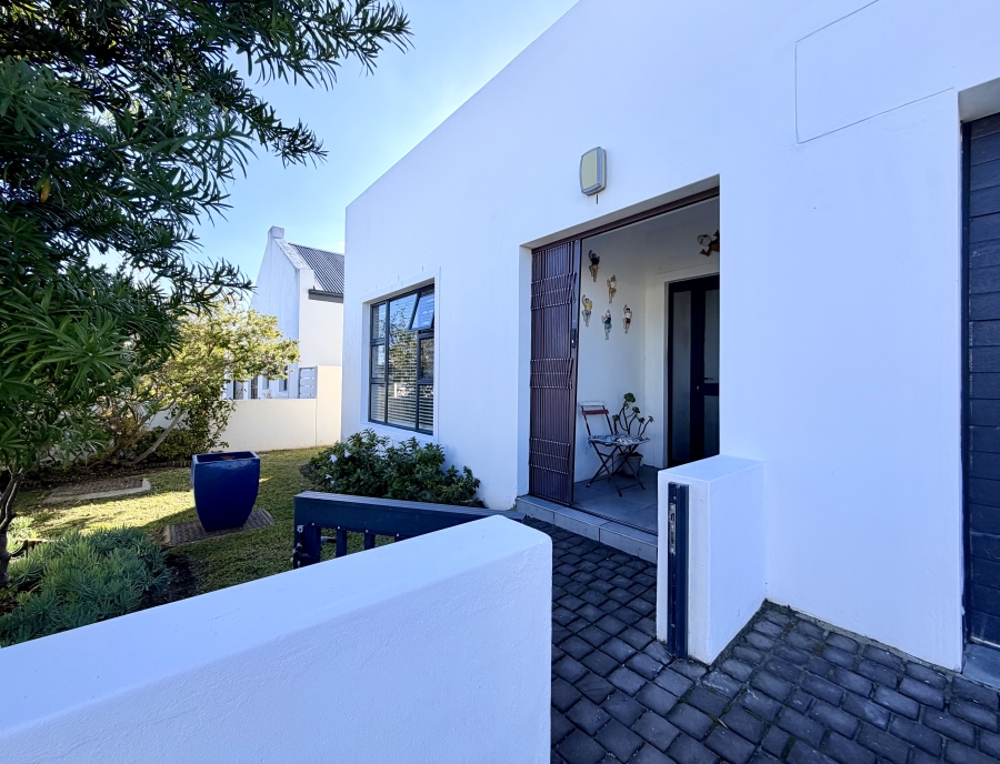 3 Bedroom Property for Sale in Sandbaai Western Cape
